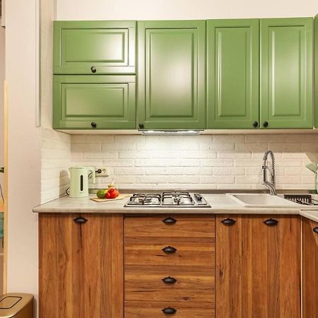 Veli Group Apartment Near White Bridge ° Kutaisi Exteriör bild