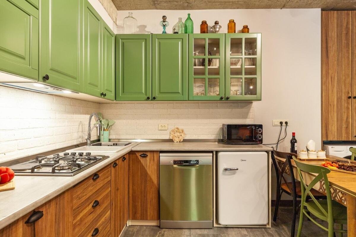 Veli Group Apartment Near White Bridge ° Kutaisi Exteriör bild