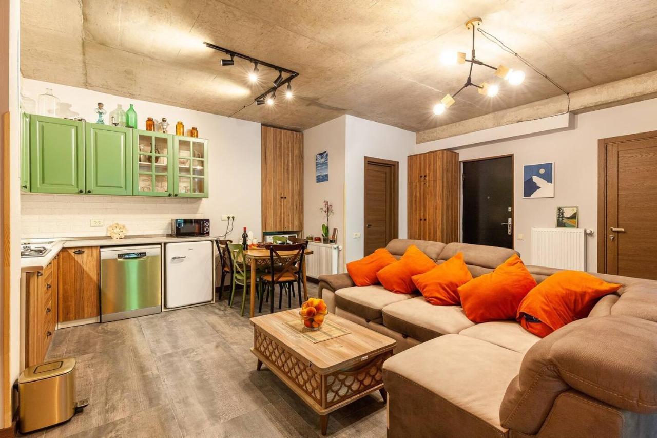 Veli Group Apartment Near White Bridge ° Kutaisi Exteriör bild