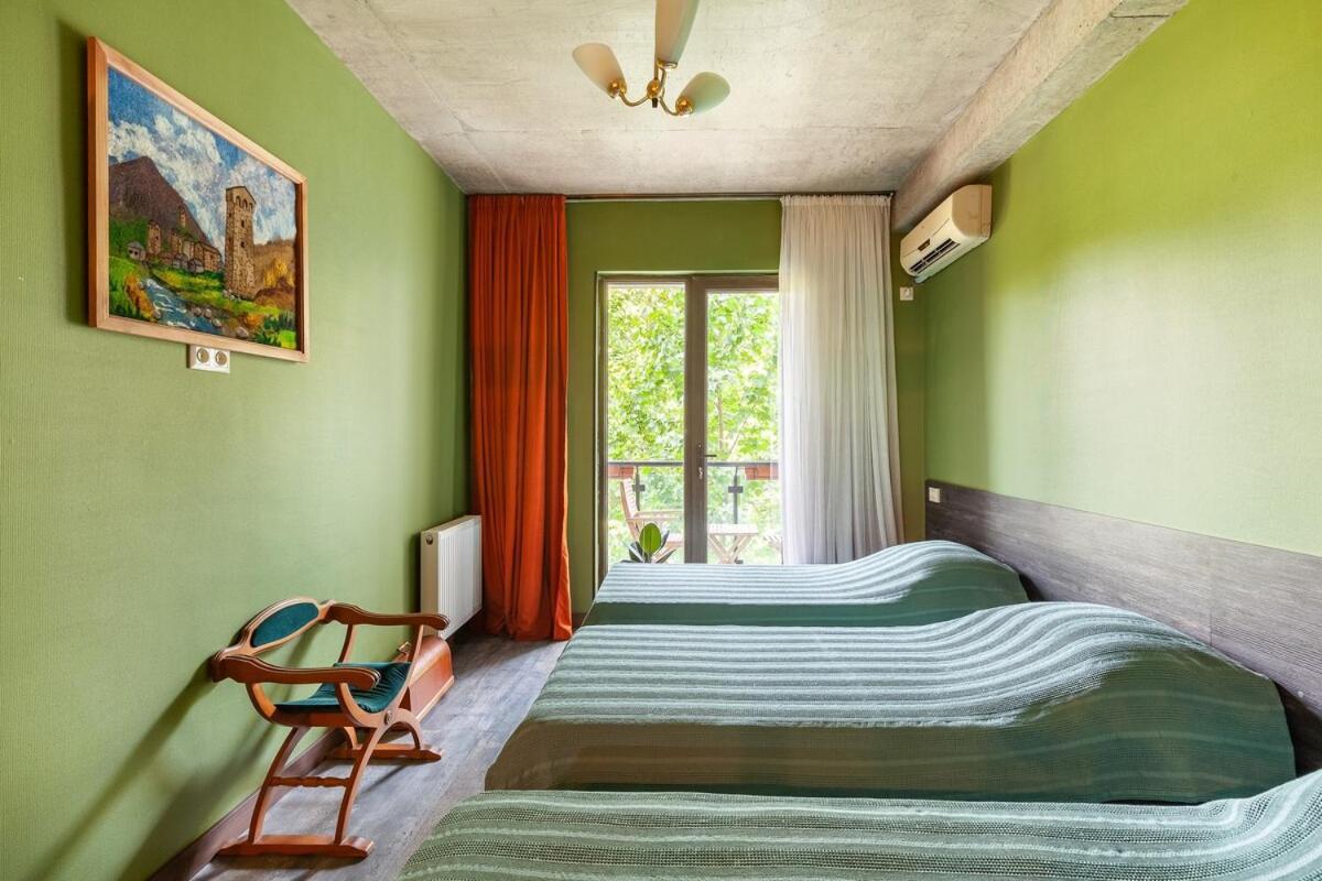 Veli Group Apartment Near White Bridge ° Kutaisi Exteriör bild