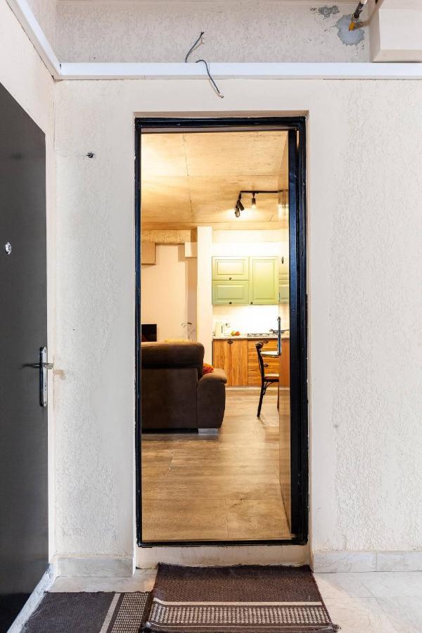 Veli Group Apartment Near White Bridge ° Kutaisi Exteriör bild